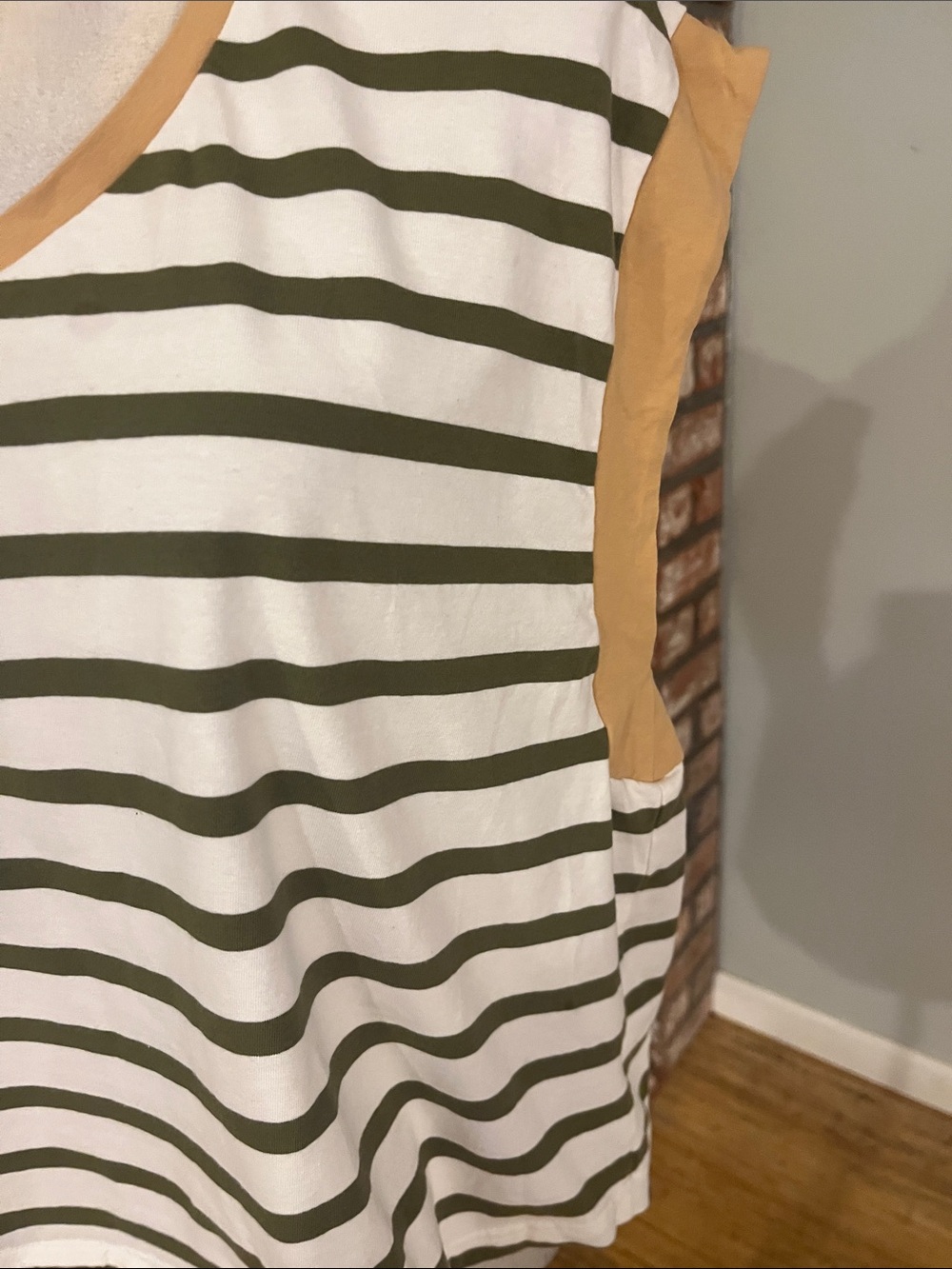 Halogen NWOT PTP 23 Striped Cap Sleeve V-Neck Top - Picture 3 of 5